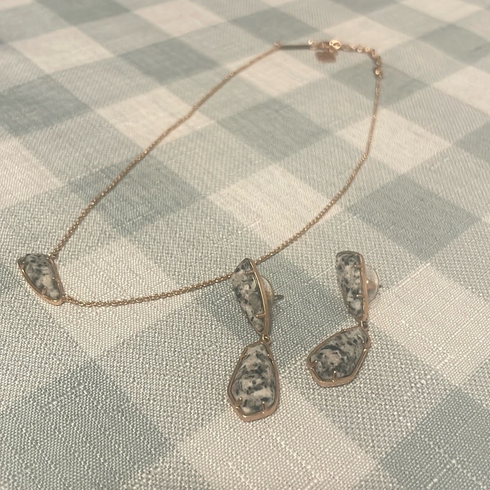 Kinda Scott agate necklace and earrings